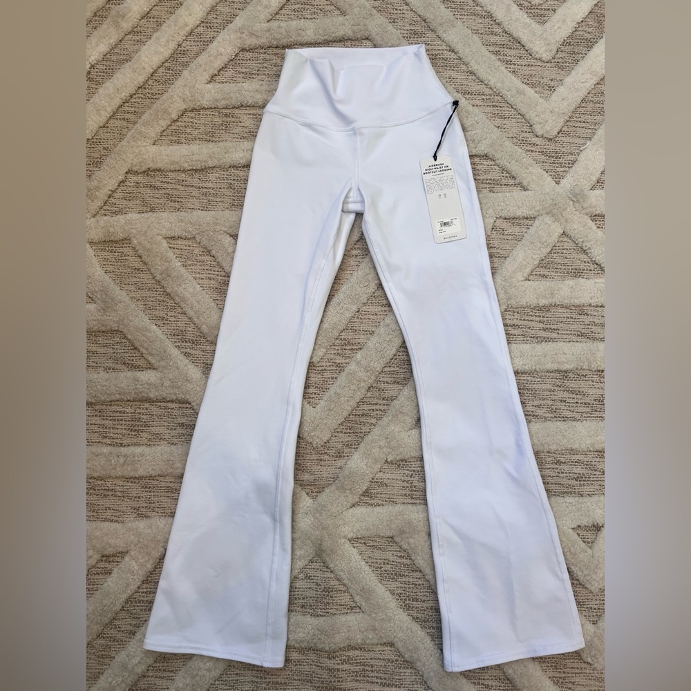 ALO Yoga High Waist Airbrush 7/8 Boot Cut Leggings Bright White NWT Size XXS